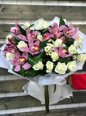 Букет цветов из: Розы и Хризантемы в Часцы