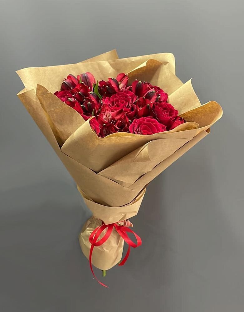 Букет цветов из: Альстромерии и Розы в Часцы