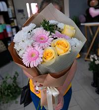Букет цветов из:  Герберы, Розы и Хризантемы в Часцы