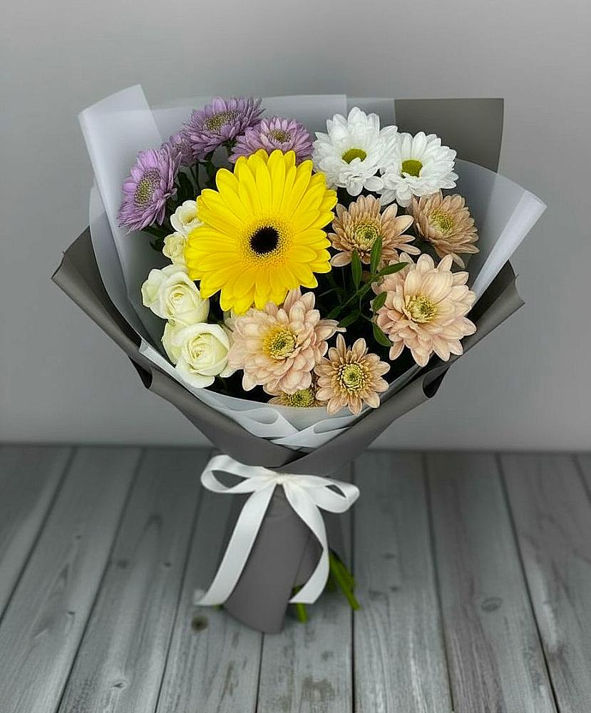 Букет цветов из: Розы, Герберы и Хризантемы в Часцы