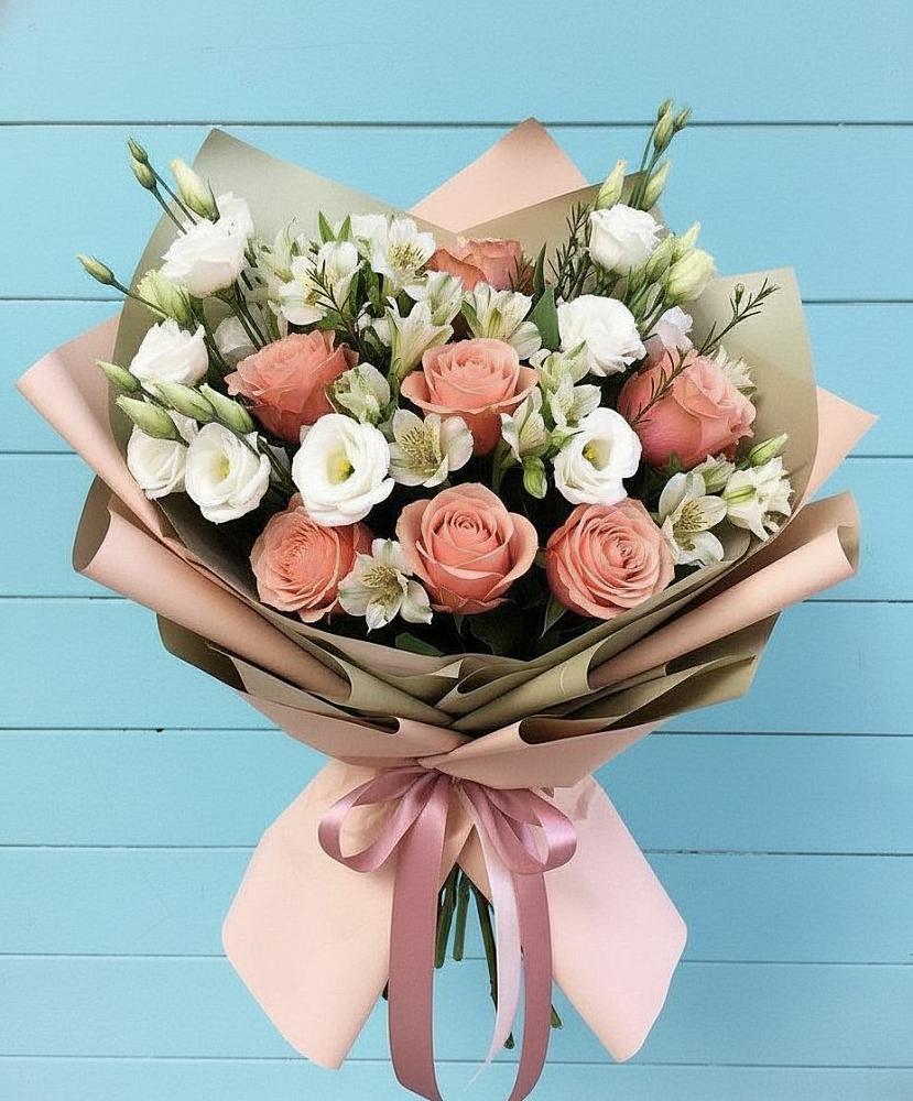 Букет цветов из: Розы, Альстромерии и Лизиантусы в Часцы