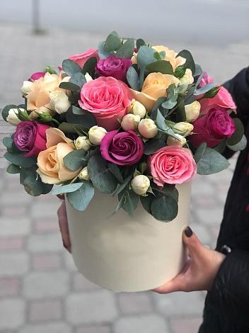 Цветочная композиция из Розы в шляпной коробке в Часцы
