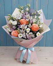 Букет цветов из:  Лизиантусы, Розы, Альстромерии и Гипсофила в Часцы