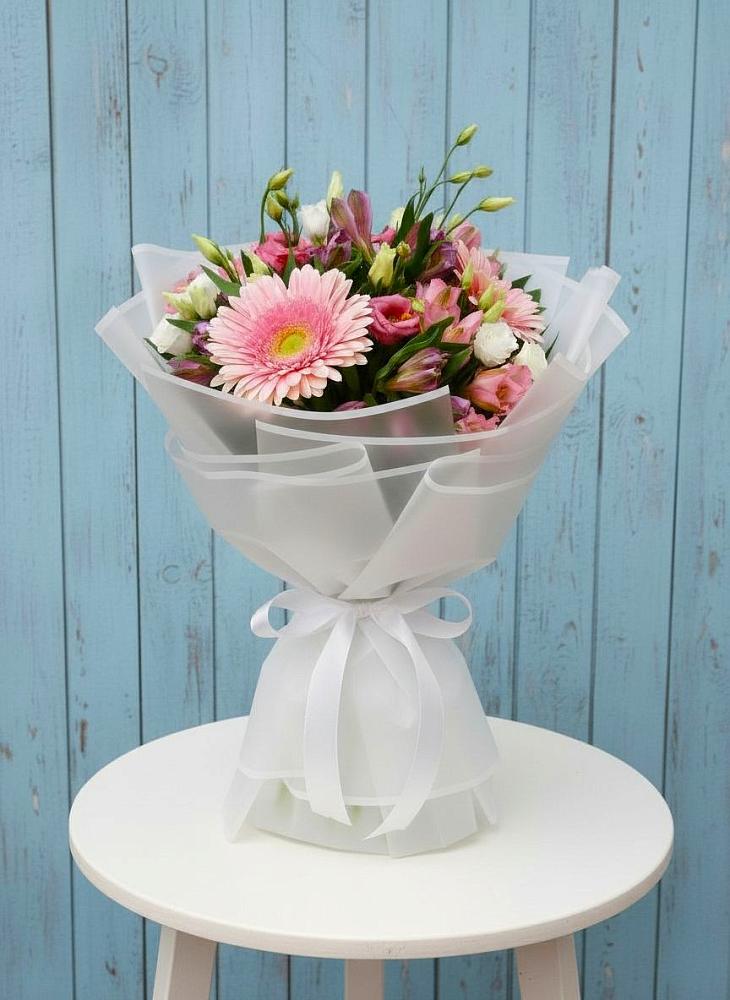 Букет цветов из: Герберы, Альстромерии и Лизиантусы в Часцы