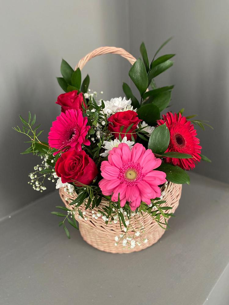 Цветочная композиция из Розы, Хризантемы и Герберы в корзине в Часцы