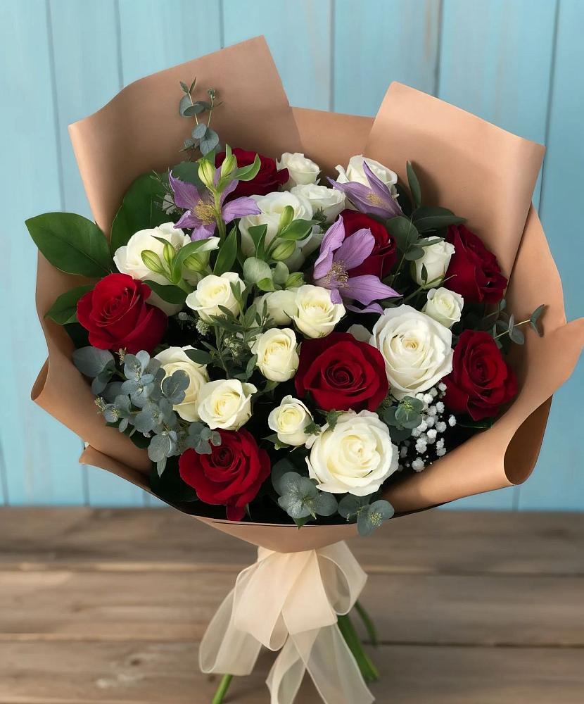 Букет цветов из: Розы и Альстромерии в Часцы
