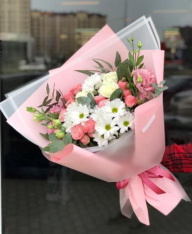 Букет цветов из: Розы, Лизиантусы и Хризантемы в Часцы